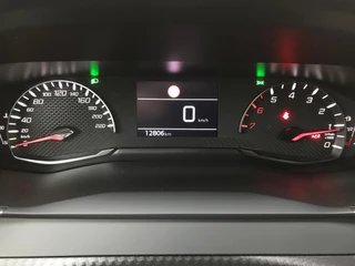 Peugeot 2008 1.2 PureTech Style | Camera | Navigatie — afbeelding 11